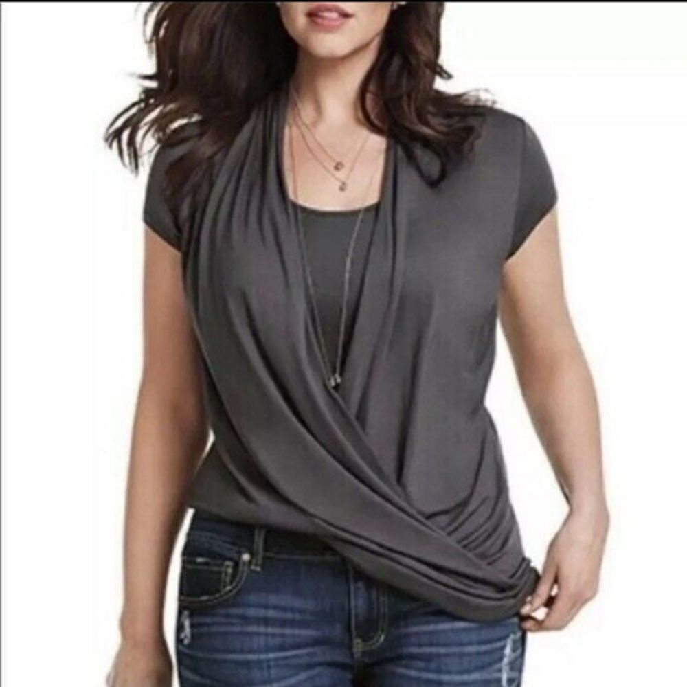 CAbi 3058 charcoal  fickle tee crossover knight top